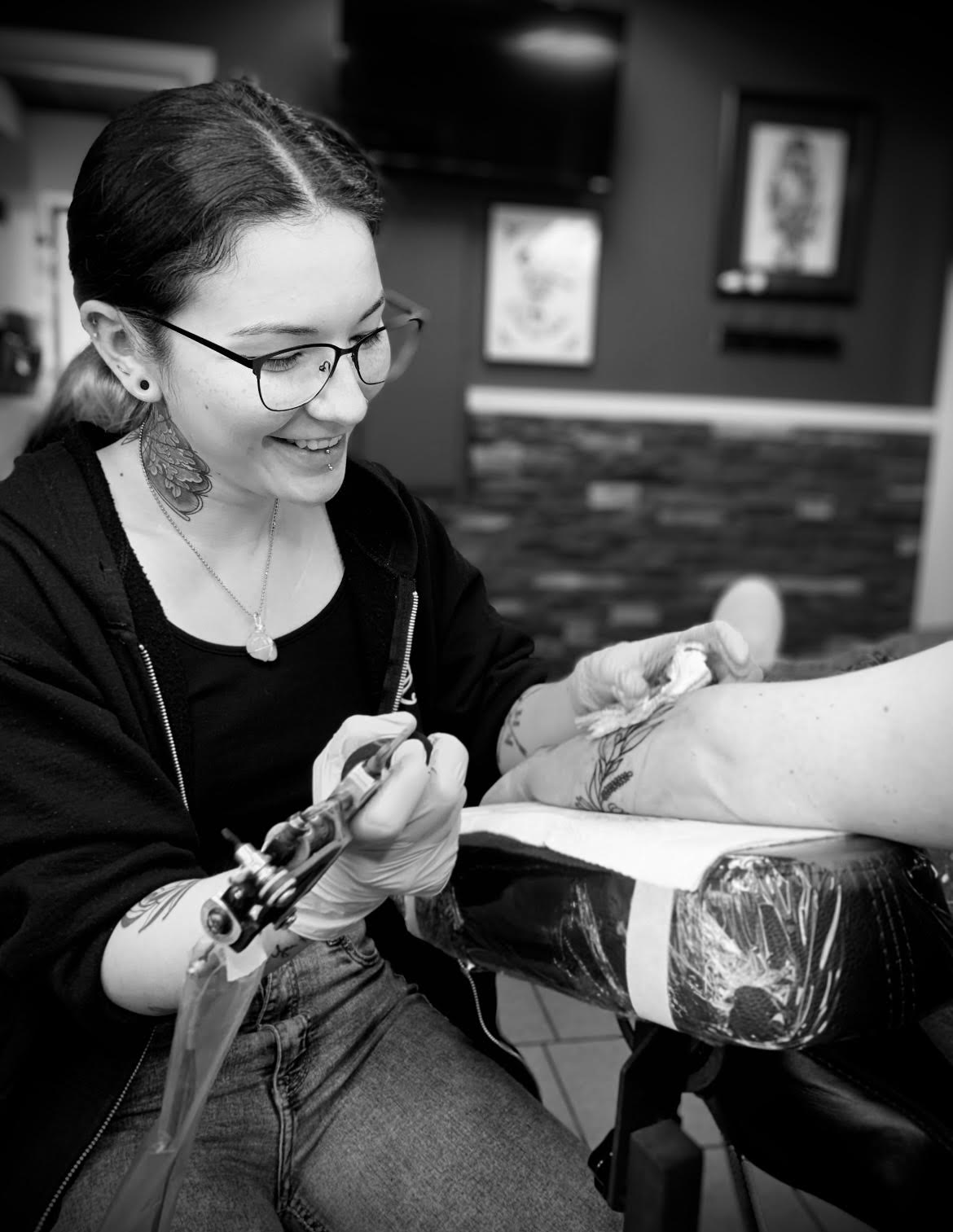 Image of Expert Tattoo Artist ​​Aleenah Kennedy